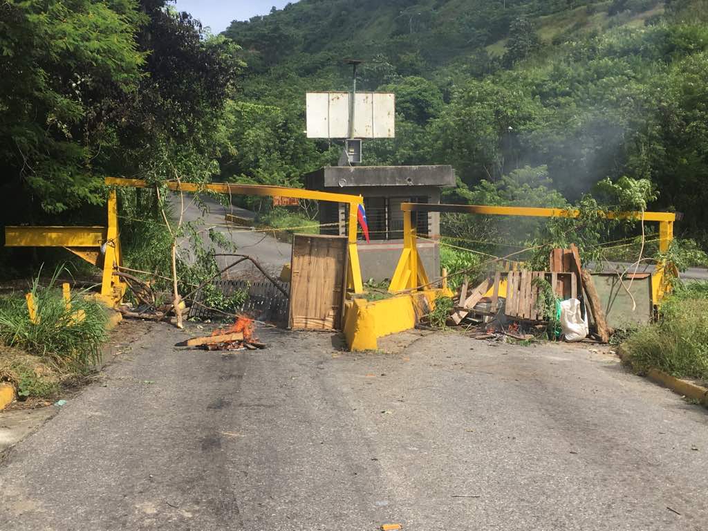 En Parque Caiza también se sumaron al paro cívico y trancazo #20Jul (Fotos)