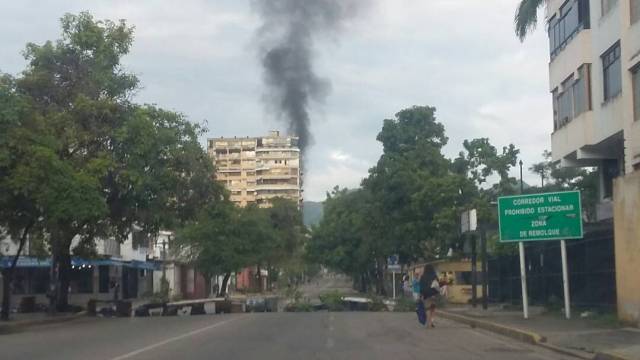 Avenidas trancadas en Valencia este #26Jul // Foto @Jacobo_Vidarte