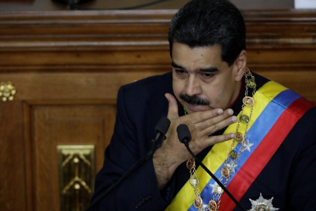 Venezuela's President Nicolas Maduro gestures as he speaks during a session of the National Constituent Assembly at Palacio Federal Legislativo in Caracas, Venezuela August 10, 2017. REUTERS/Ueslei Marcelino
