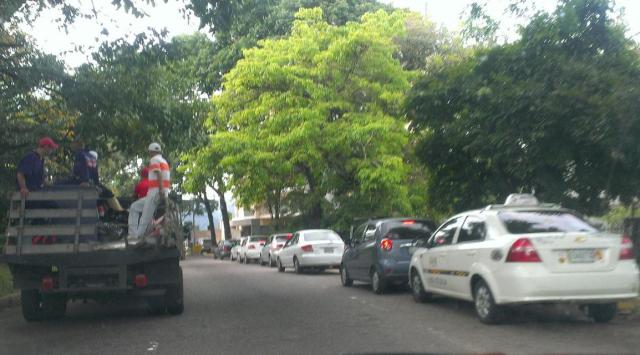 Foto: Largas colas para surtir gasolina en Táchira / Cortesía 