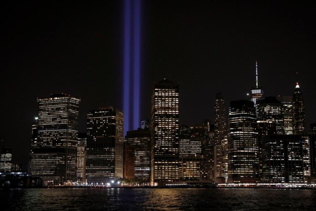 El Tributo en Luz en memoria a los ataques terroristas del 11 de septiembre de 2001 en la ciudad de Nueva York. REUTERS/Brendan McDermid