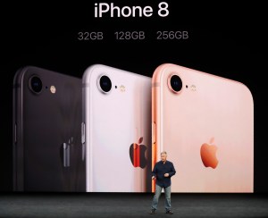 Apple celebra el décimo aniversario del iPhone con nuevos modelos: iPhone 8 y iPhone 8 Plus