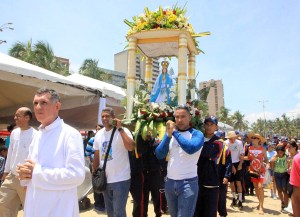 Más de dos mil devotos se unieron en oración para conmemorar 106 años de la Virgen del Valle