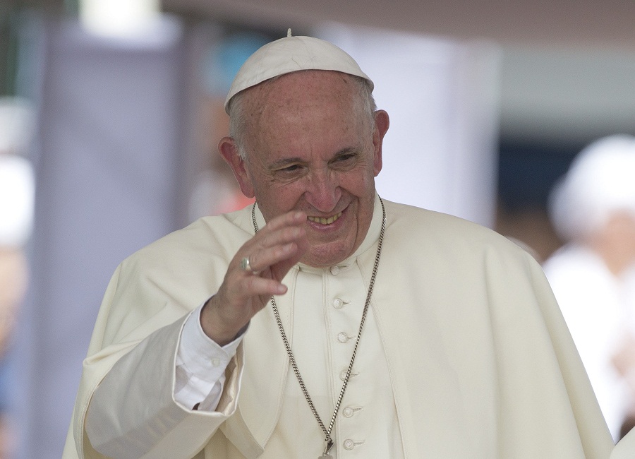 El Papa convoca a jóvenes creyentes y no creyentes para preparar el Sínodo