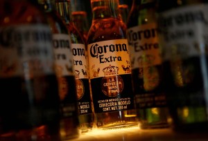 Fabricante de cerveza Corona entra en el negocio de la marihuana