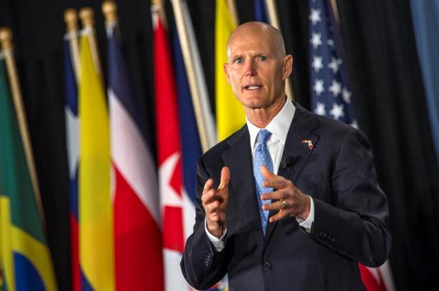 El gobernador de la Florida, Rick Scott, habla hoy, lunes 2 de octubre de 2017, durante la Cumbre Latinoamericana 2017, en el Hotel Intercontinental en Miami, Florida, (Estados Unidos). EFE/Giorgio Viera.