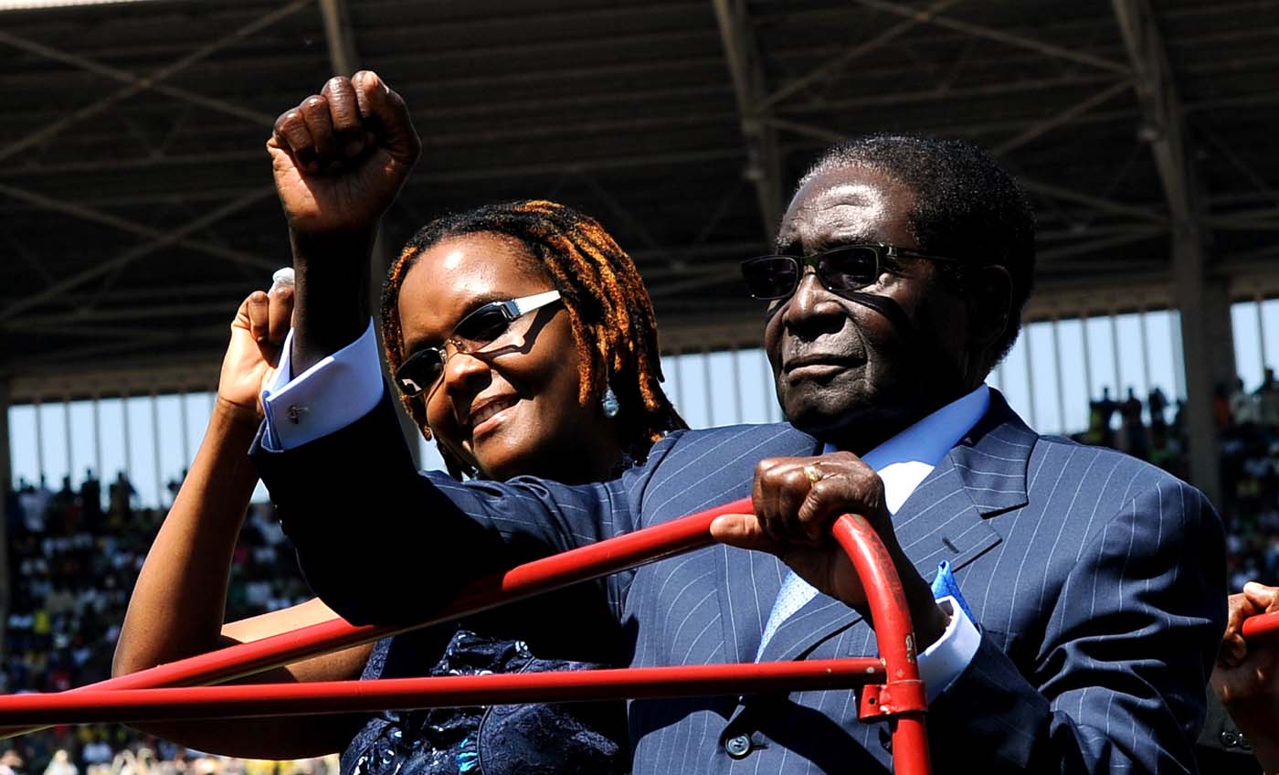 Allegados a Mugabe dicen que aceptó renunciar a la presidencia