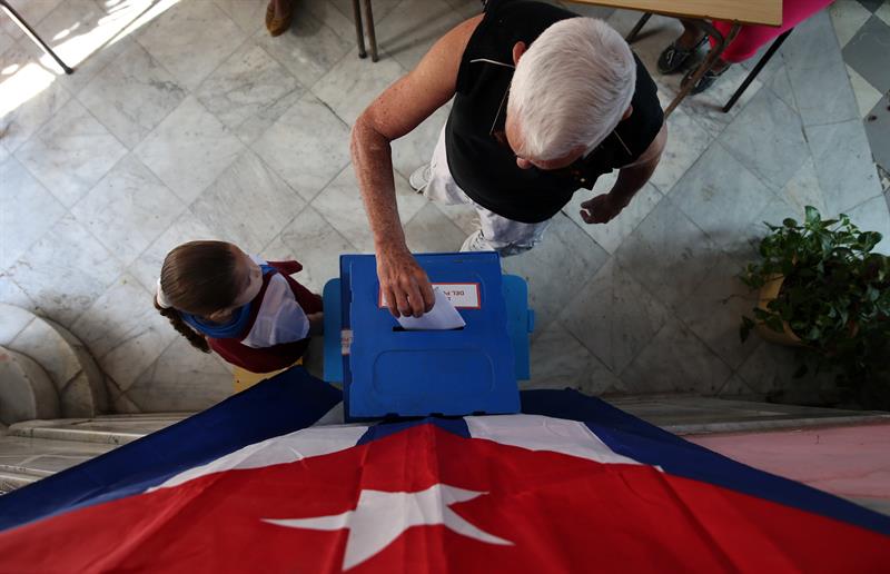 Cuba vota este domingo entre la expectativa del cambio y el escepticismo