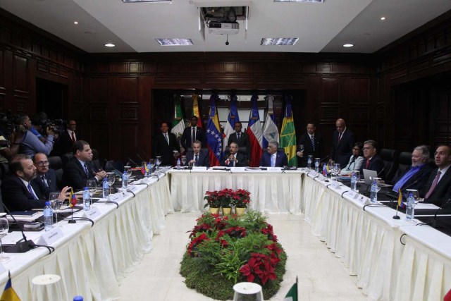 A general view of the Venezuelan government and opposition meeting in Santo Domingo, Dominican Republic December 2, 2017. REUTERS/Ricardo Rojas