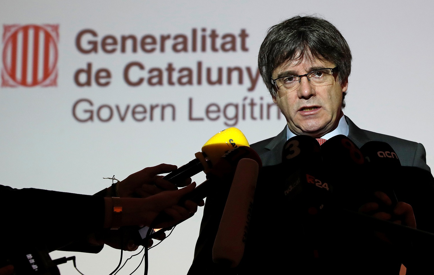 Puigdemont y los exconsejeros siguen la jornada electoral en Bruselas