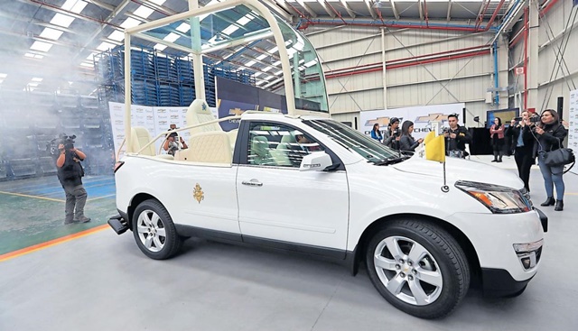 Los vehículos, ya utilizados en Colombia, son camionetas Chevrolet modelo Traverse con motores de V6 de 3.6 litros y 281 caballos de potencia. (Rolly Reyna/El Comercio)