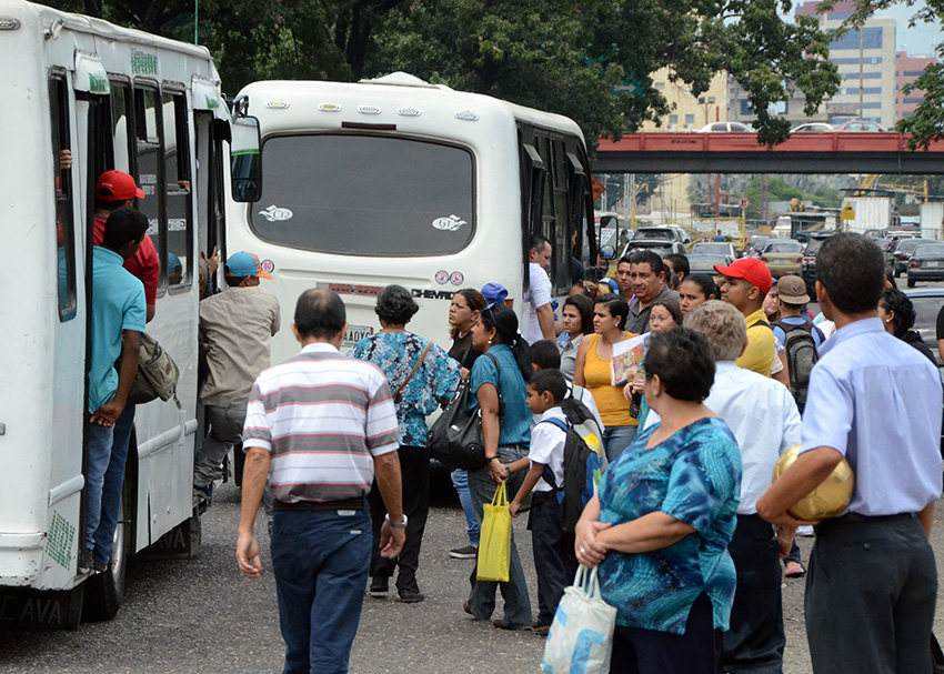 Oficializan el aumento del pasaje en rutas urbanas a 2.000 bolívares