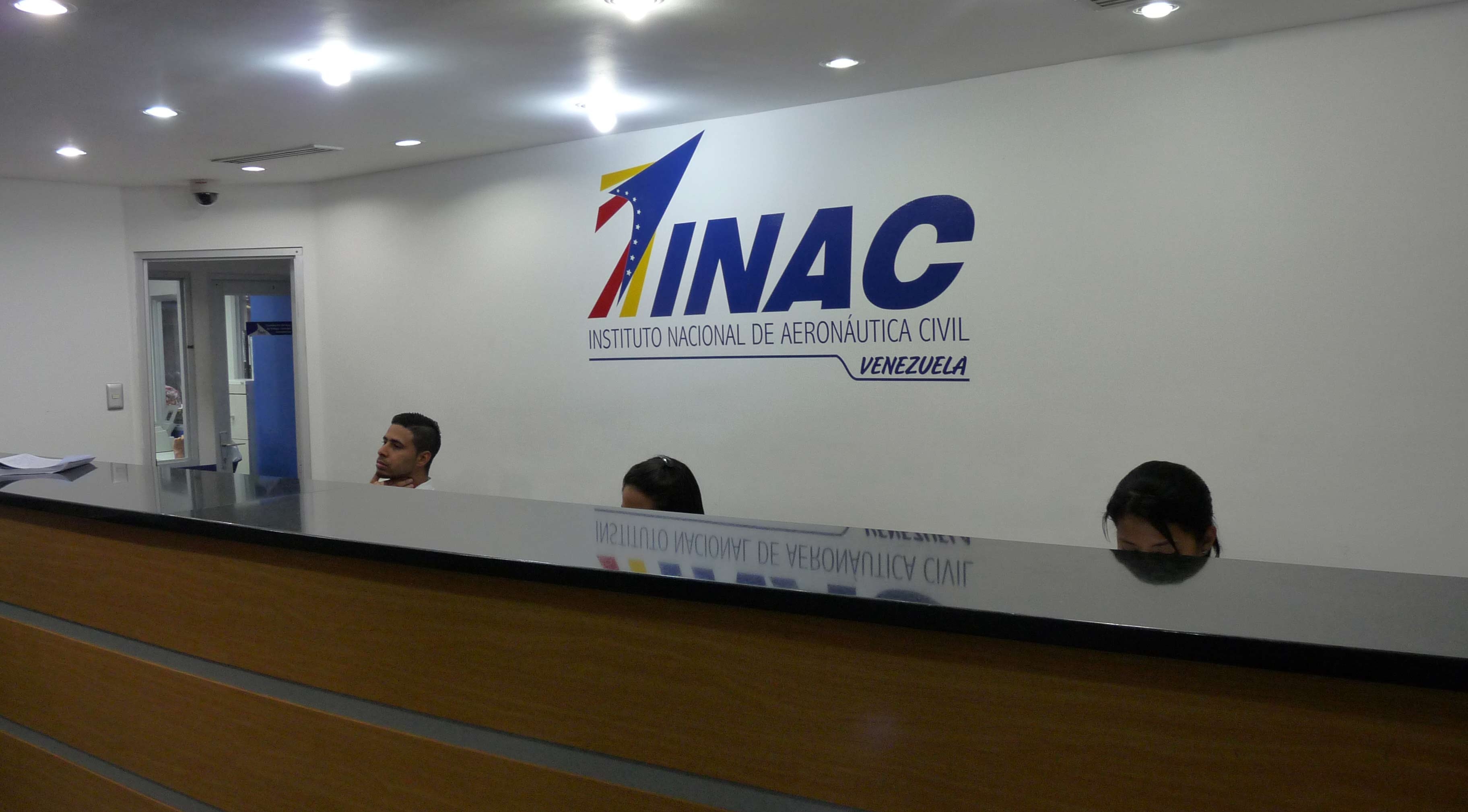 Notificación del INAC y el INEA sobre restricciones aéreas y marítimas con Aruba, Curazao y Bonaire