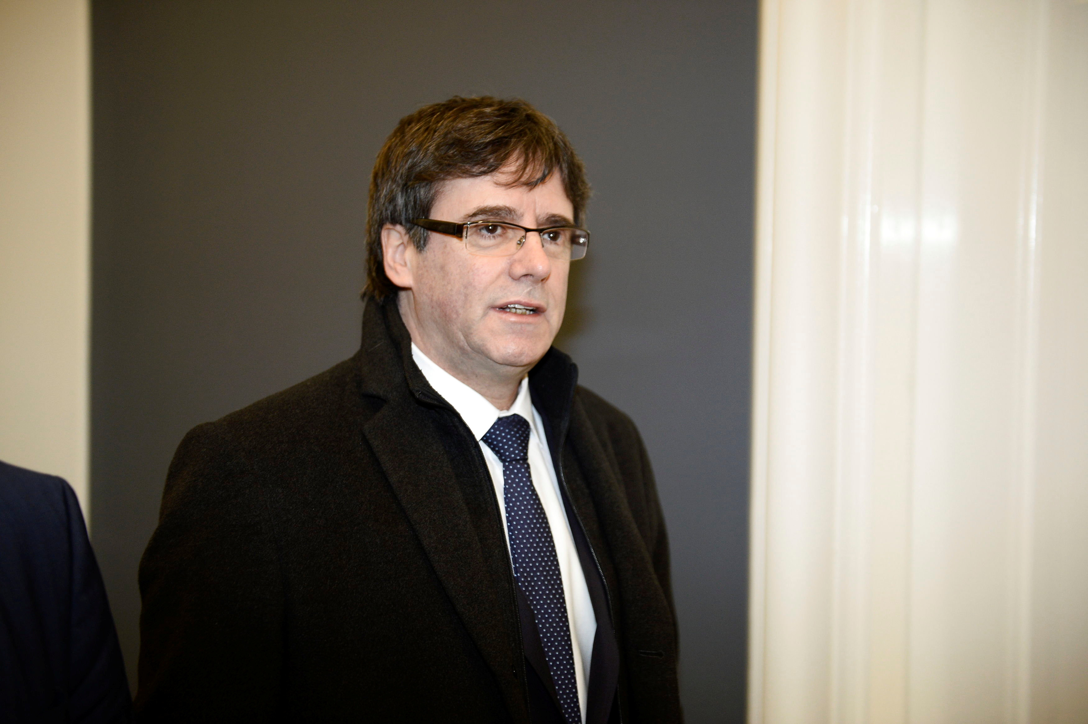 Puigdemont se reúne con diputados opositores daneses en el Parlamento