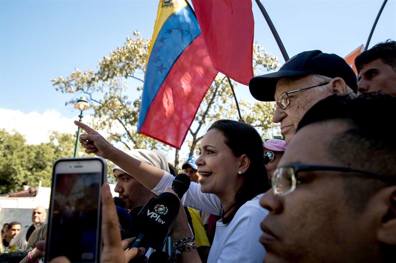 Maria Corina Machado: No son elecciones, es un narcofraude y la respuesta es no (Video)