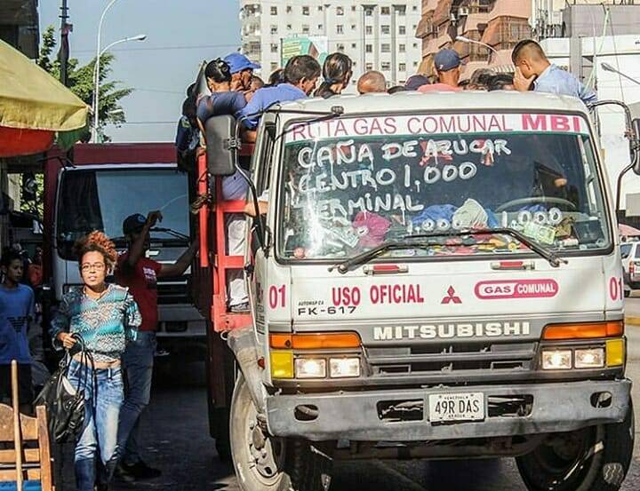 Ismael García: En perreras y en vehículos de carga pesada se traslada el pueblo de Aragua