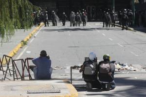 EN FOTOS: La represión contra los estudiantes en la plaza Las Tres Gracias de Caracas
