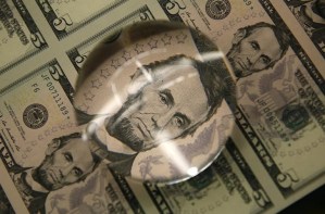 EEUU no está preocupado por el valor del dólar a corto plazo