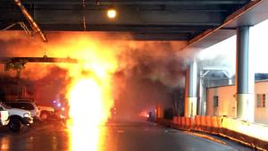 Un incendio obliga a evacuar una terminal del aeropuerto de Newark