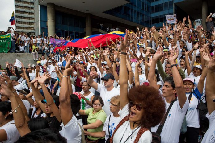 Venezolanos se concentraron en Parque Cristal en contra de la masacre de El Junquito #20Ene (Fotos y Videos)