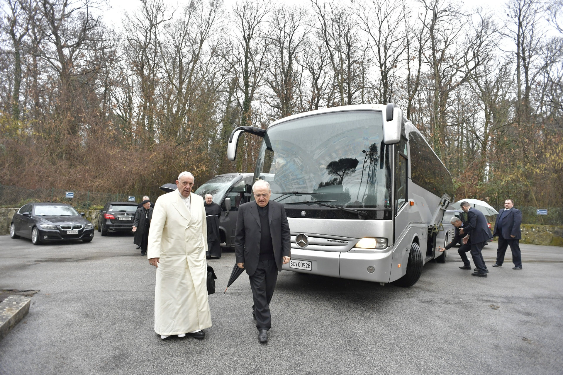 El Papa se retira a la localidad de Ariccia para los ejercicios espirituales de Cuaresma (Fotos)