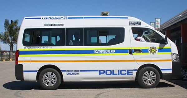 Mueren cinco policías y un soldado en ataque a una comisaría en Sudáfrica