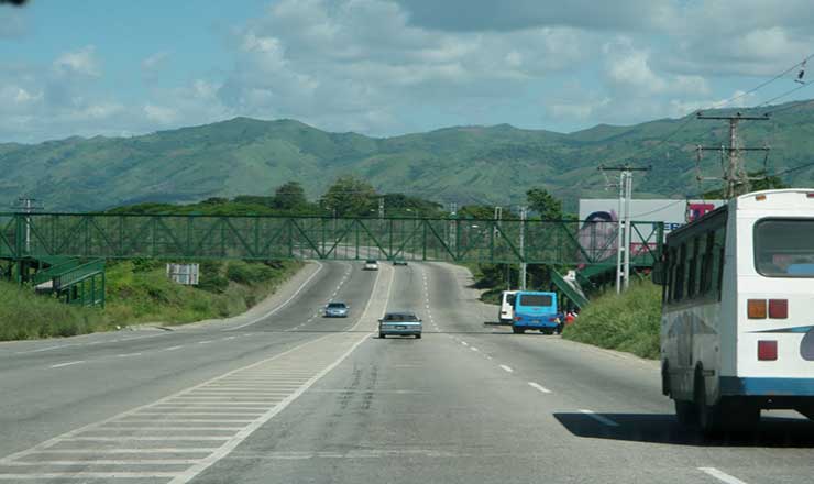 Dos personas mueren en accidente de tránsito y un conductor se dio a la fuga