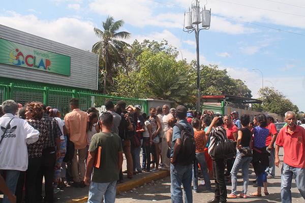 Piden instalar captahuellas en Tiendas Clap en Catia La Mar