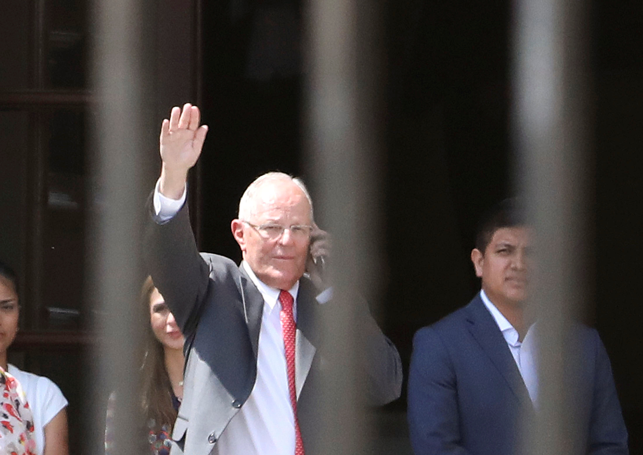 Kuczynski afirma que no se va a dejar pisotear por unos delincuentes