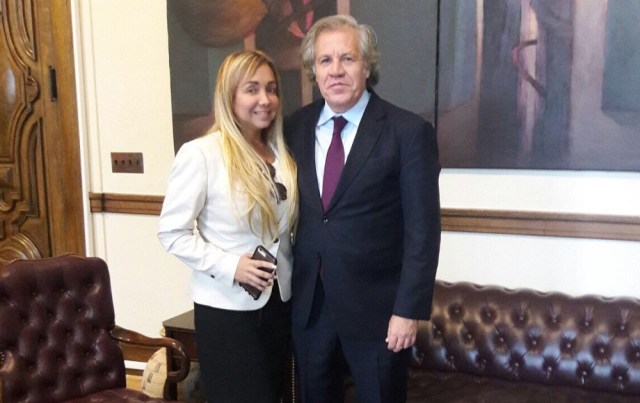 Presidenta de Human Right Venezuela y Luis Almagro