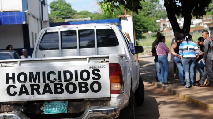 Adolescente intentó quitar la música durante una fiesta y lo mataron