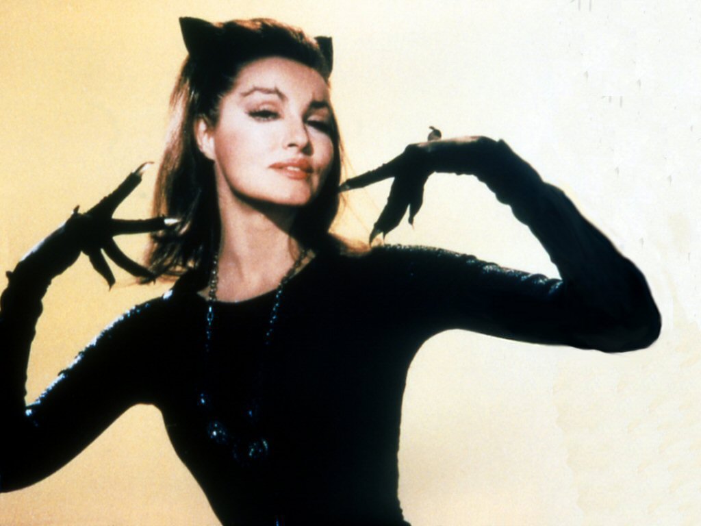 Así luce la primera “Gatúbela” Julie Newmar a sus 84 años