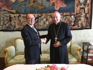 Cardenal Pietro Parolin recibe a Hiram Gaviria para conversar sobre Venezuela