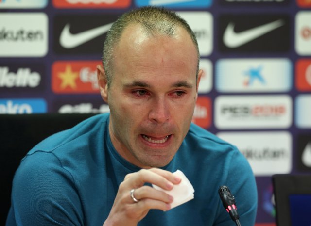 Fútbol Fútbol - FC Barcelona - Conferencia de prensa Andrés Iniesta - Ciutat Esportiva Joan Gamper, Barcelona, España - 27 de abril de 2018 Andrés Iniesta del FC Barcelona durante la conferencia de prensa REUTERS / Albert Gea