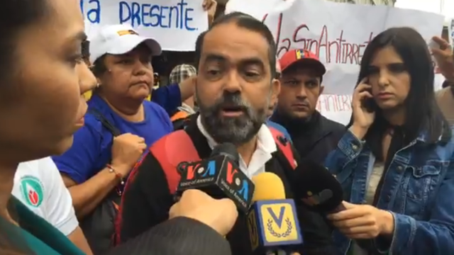 Foto: Pacientes con VIH protestaron frente al ministerio de Salud por falta de medicamentos  / Voz de América