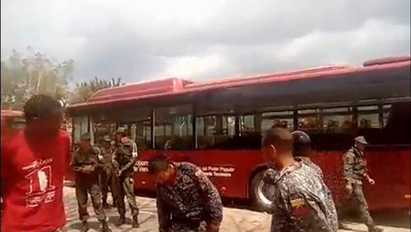 Bochornoso altercado entre la PNB y la Policía Militar ocurrió en Ciudad Tiuna (video)