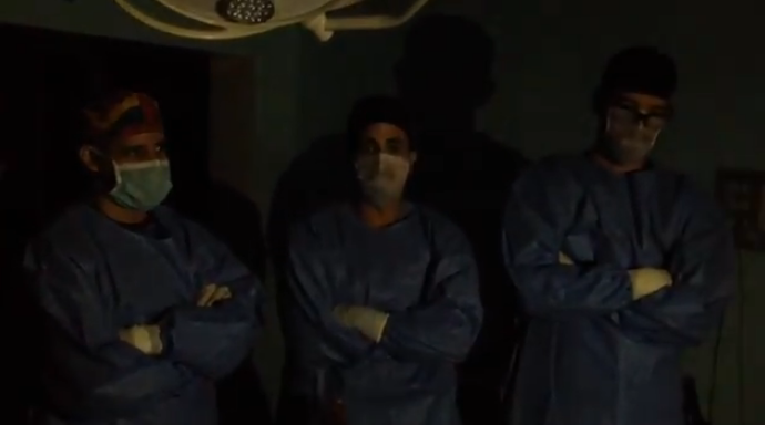 Médicos del Hospital Central de Valencia se quedaron sin luz en plena operación (video)
