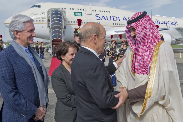 El poderoso príncipe heredero de Arabia Saudita llegó a París