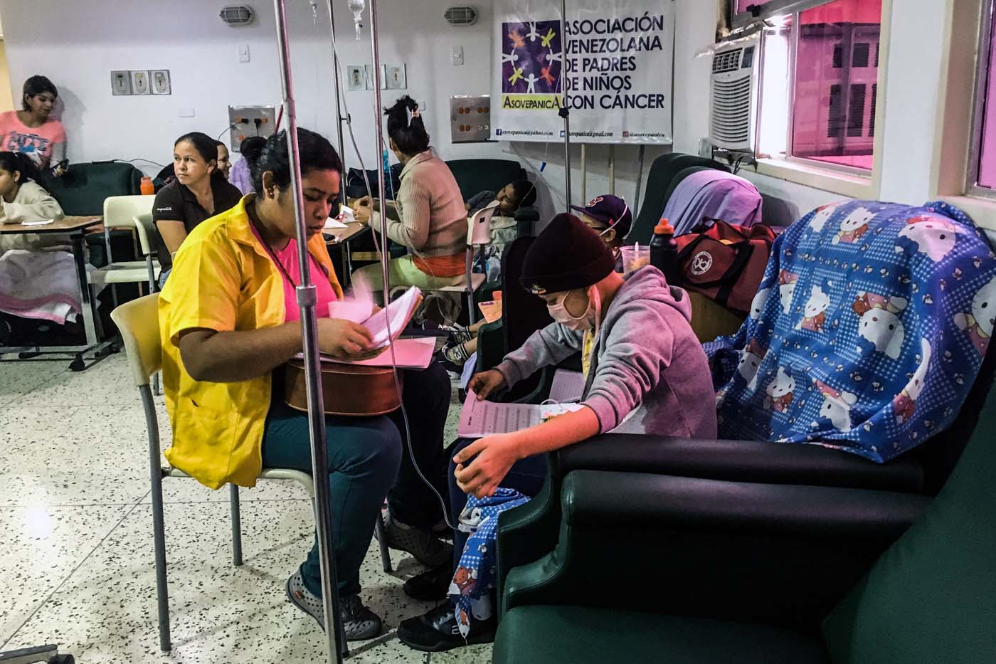 Veinte niños venezolanos con cáncer morirán si no les realizan trasplantes con urgencia