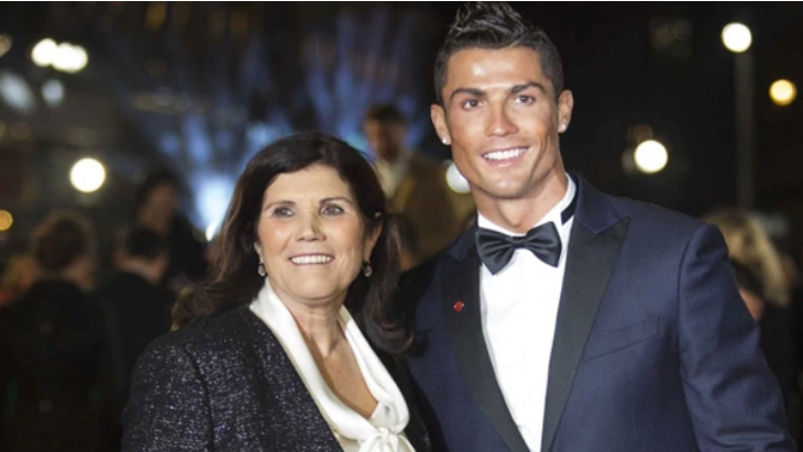 Madre de Cristiano Ronaldo reveló, entre lagrimas, detalles sobre el derrame cerebral que sufrió hace un año (VIDEO)