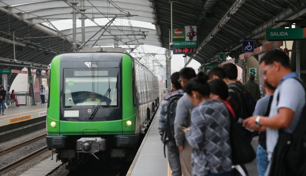 Un venezolano se arroja a las vías del Metro de Lima