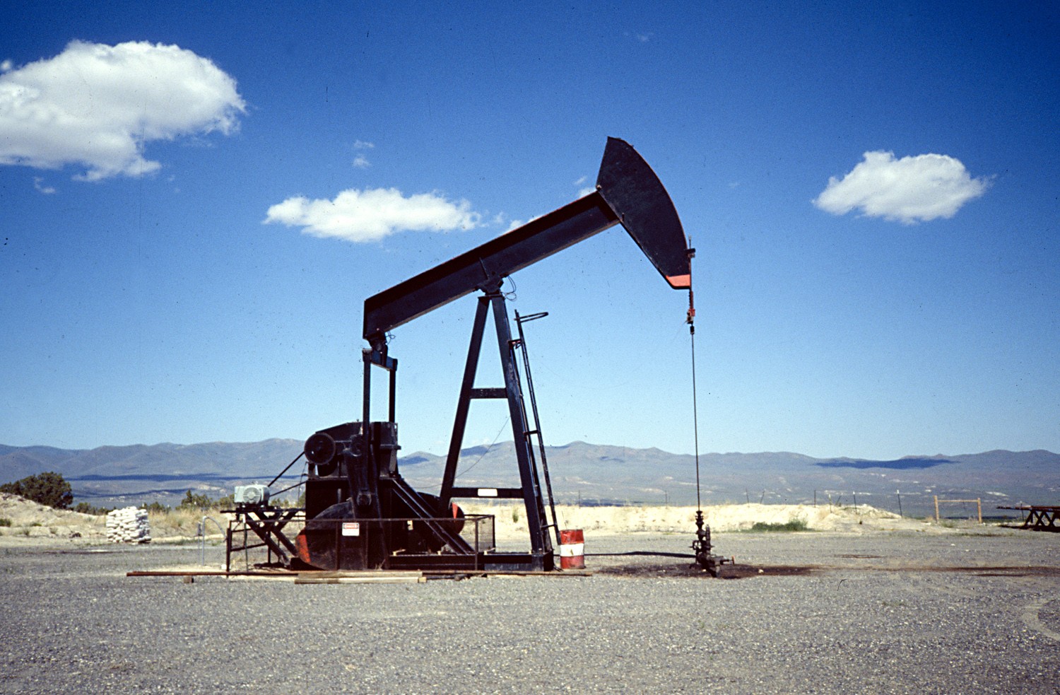La OPEP y sus socios aprueban aumentar la producción de petróleo
