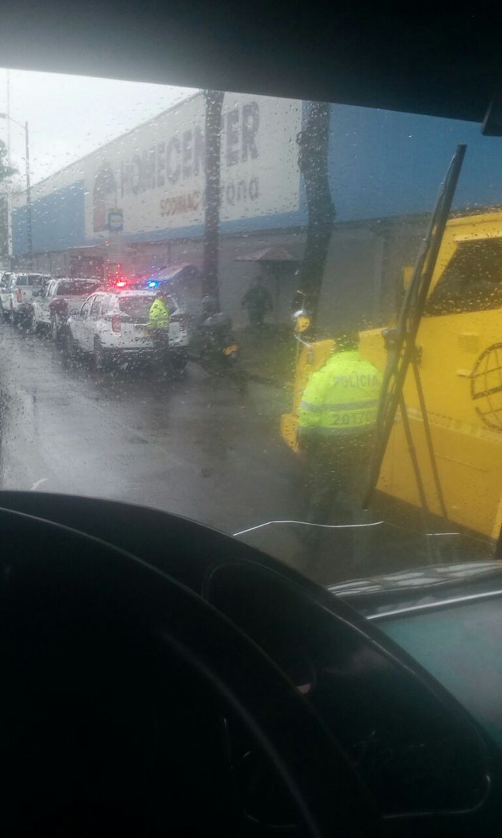 ¡Se pasaron! Así robaron un camión blindado unos choros muy ágiles