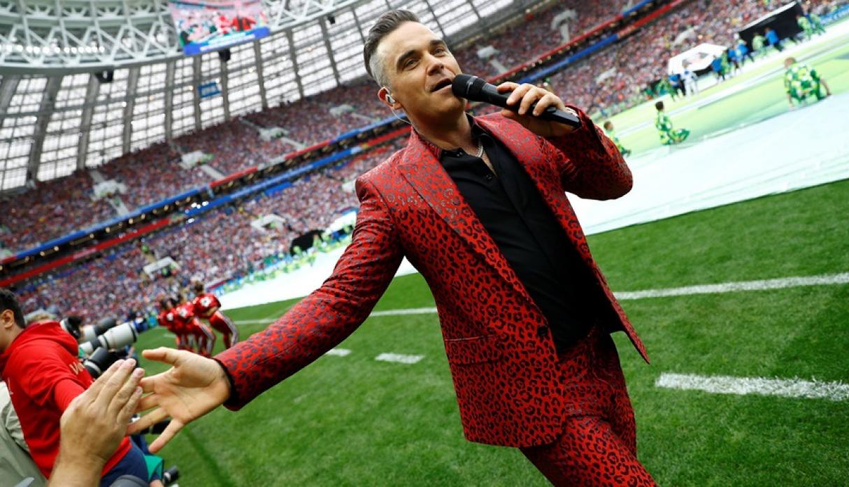 Esta fue la seña obscena de Robbie Williams en la inauguración de la Copa del Mundo Rusia 2018