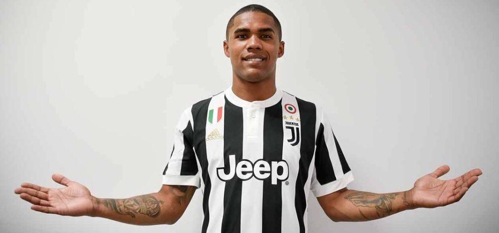 La Juventus ejerce la opción de compra de Douglas Costa