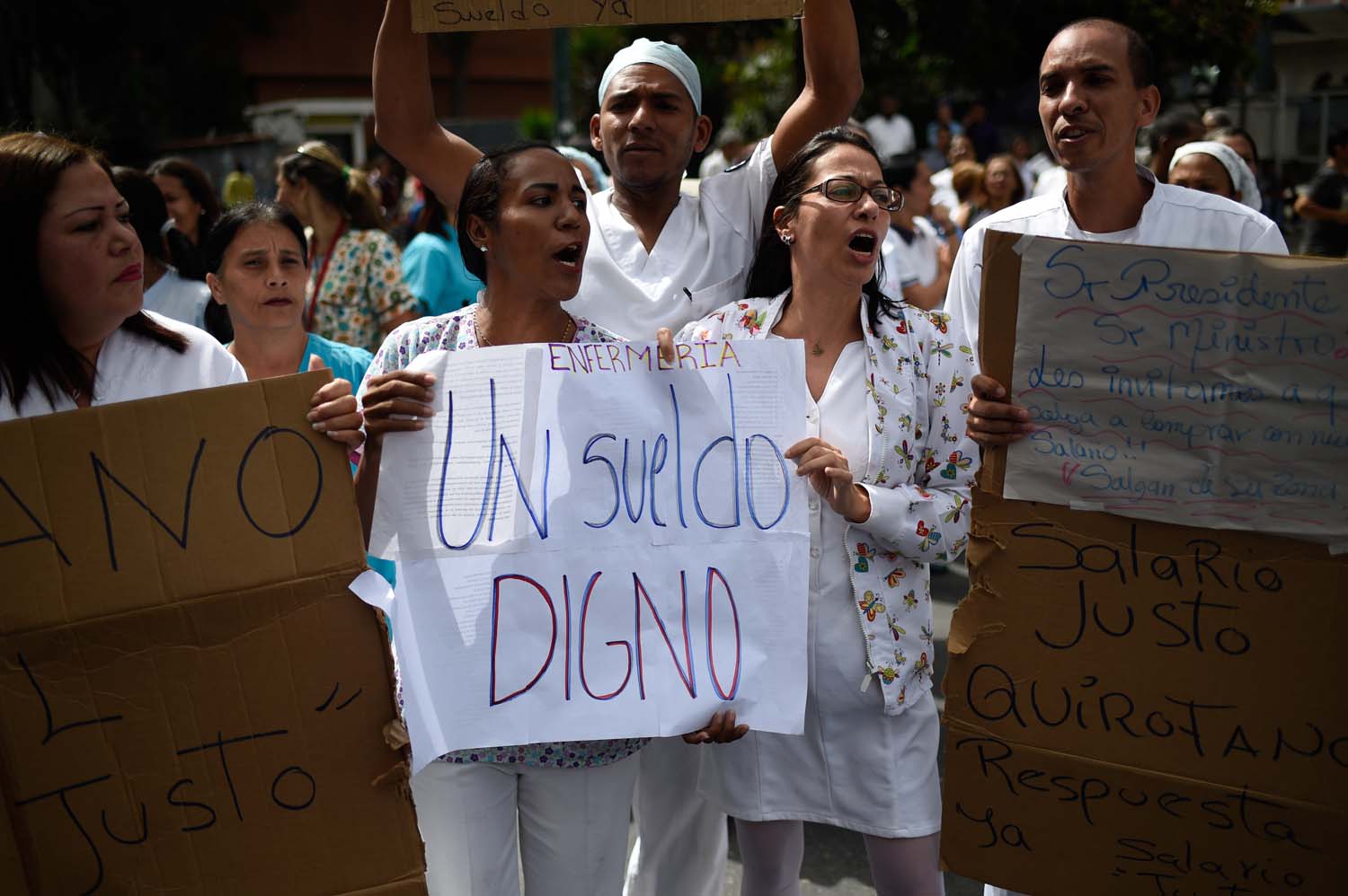 ¡Con plomo y todo! Amenazan a trabajadores de la salud que se mantienen en paro indefinido