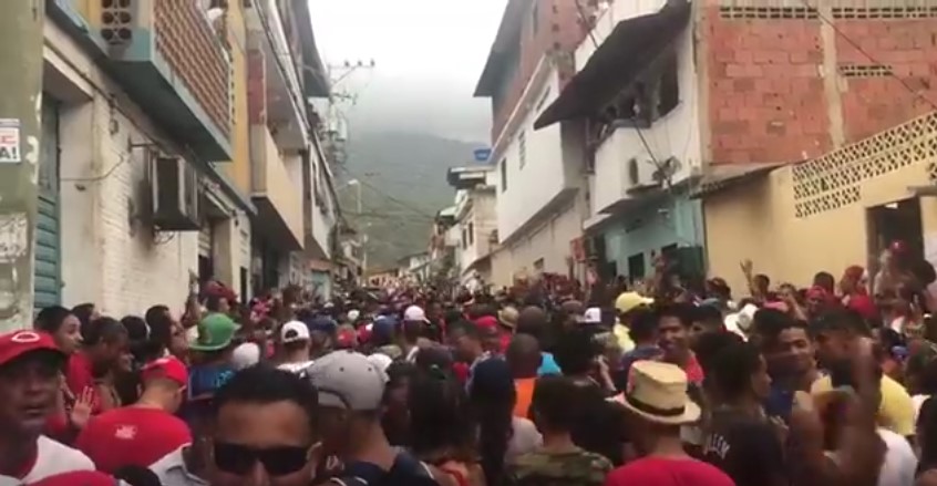 “Fuera Maduro” cantan en los tambores de Naiguatá en Vargas (VIDEO)