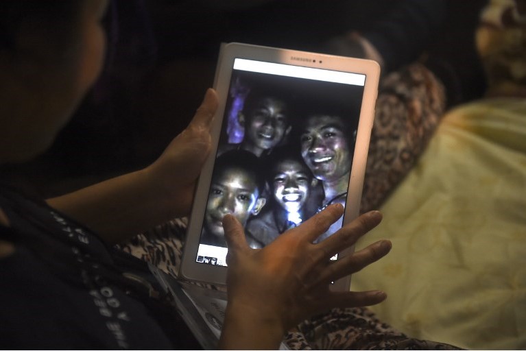EN VIDEO: Así de peligroso y complicado es el rescate de los niños atrapados en la cueva de Tailandia