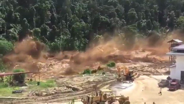 Varios muertos y cientos de desaparecidos al derrumbarse una represa en Laos (fotos)