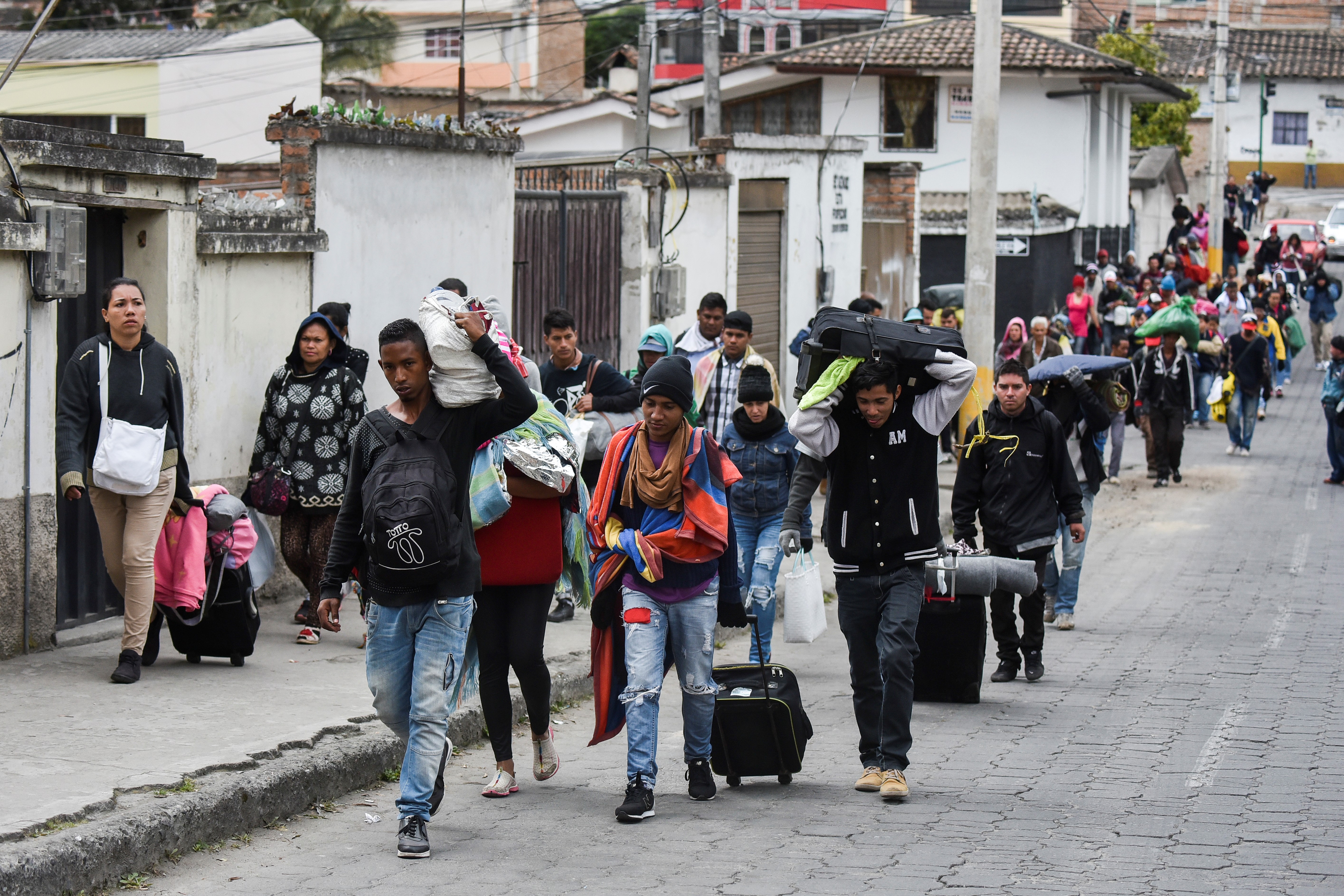 El temor es volver: miles huyen de Venezuela pese a la sombra de la xenofobia